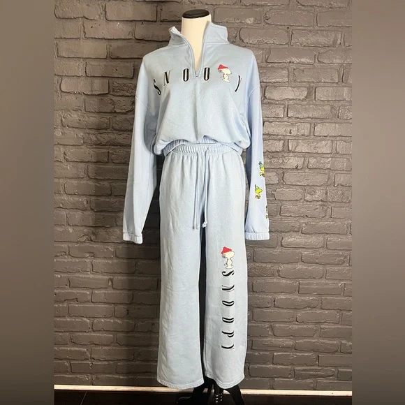 SNOOPY Light Blue Sweatshirt Outfit Set Size Medium - Picture 1 of 16